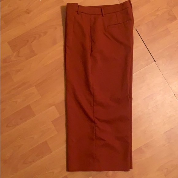 Rust-Colored Capri Pants - Picture 2 of 3
